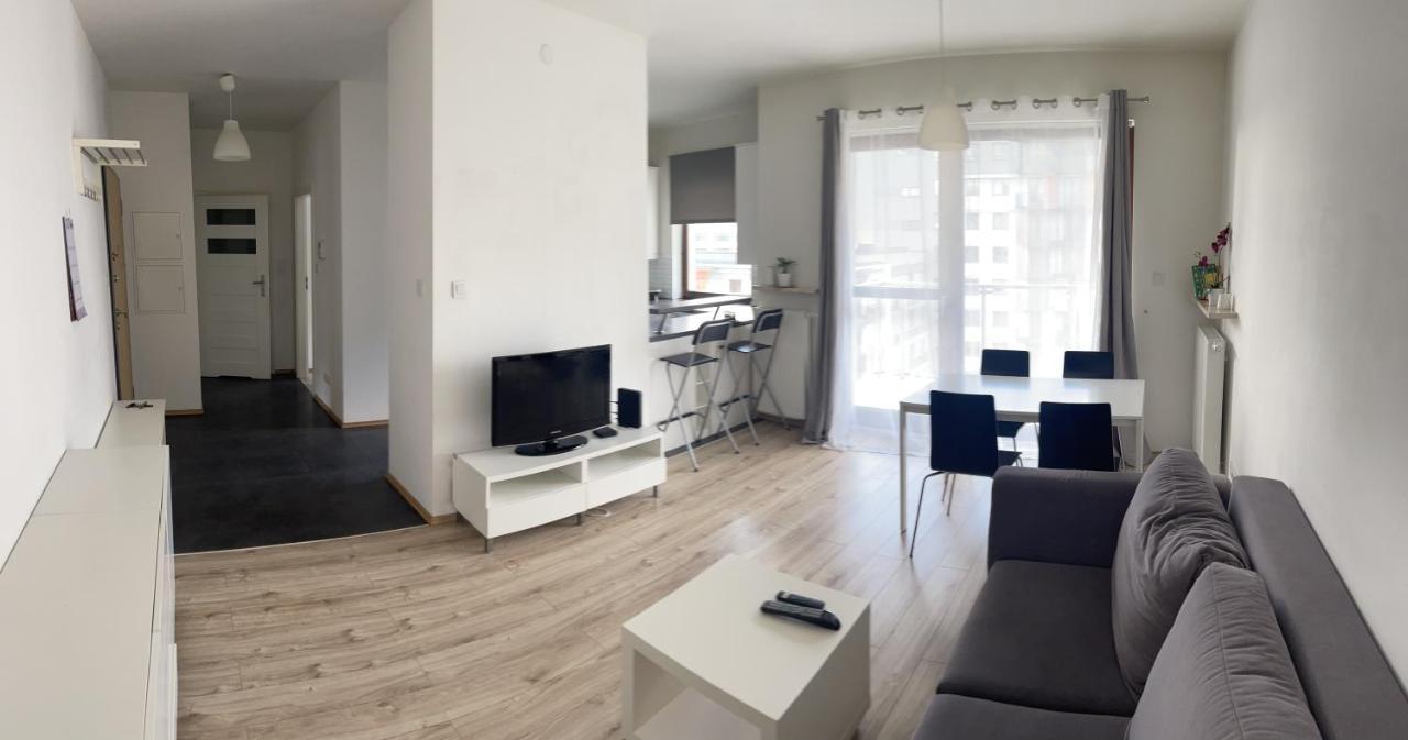 Apartament Obrzezna Airport Apartment วอร์ซอ ภายนอก รูปภาพ